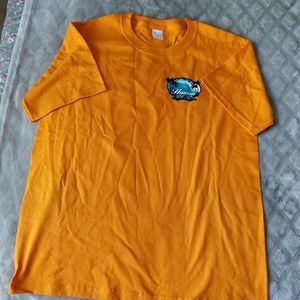 Men's small Hawaian tshirt
